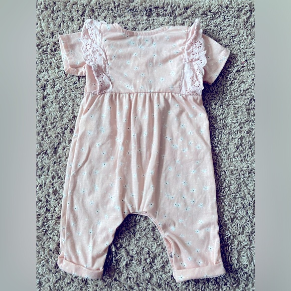 JESSICA SIMPSON INFANT GIRL ONE PIECE WITH RUFFLE SHOULDER - Picture 2 of 7